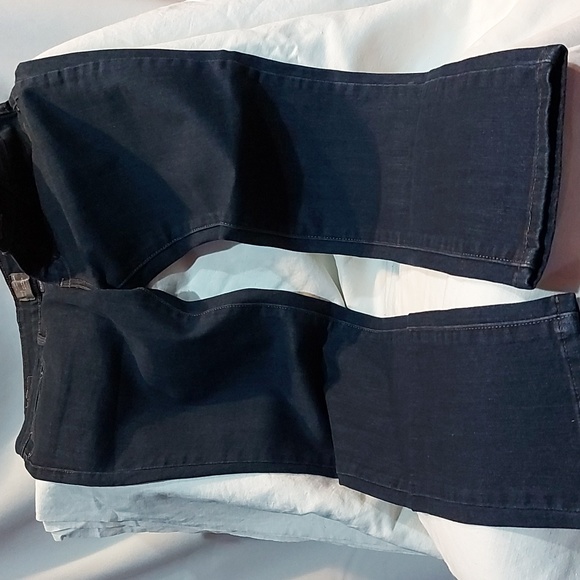 New WOT Levi's slight curve Jeans size 8 - Picture 2 of 8